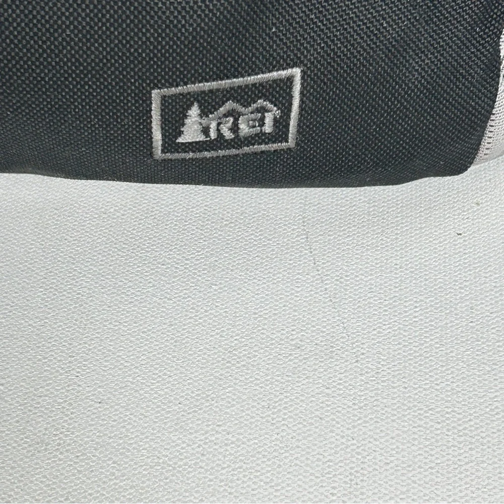REI Men’s /‎ Unisex Co-op Athletic / Tote Bag | Black & Grey